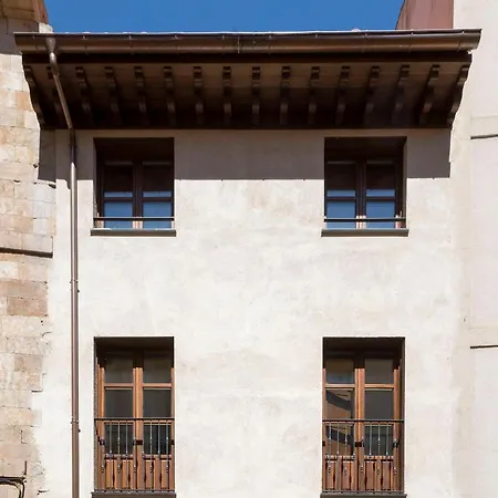 Erasmus Plaza Apartment *